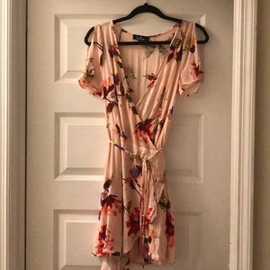 Lulu’s Floral wrap dress with flutter sleeves NWOT